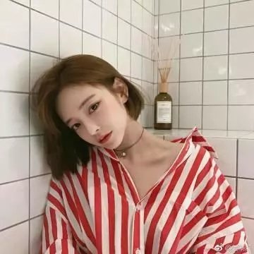 九尾藏不住 海报
